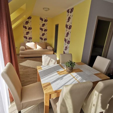 Szabo Apartman Шарвар Экстерьер фото