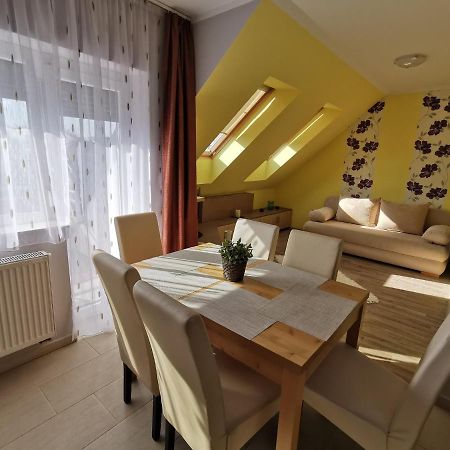 Szabo Apartman Шарвар Экстерьер фото