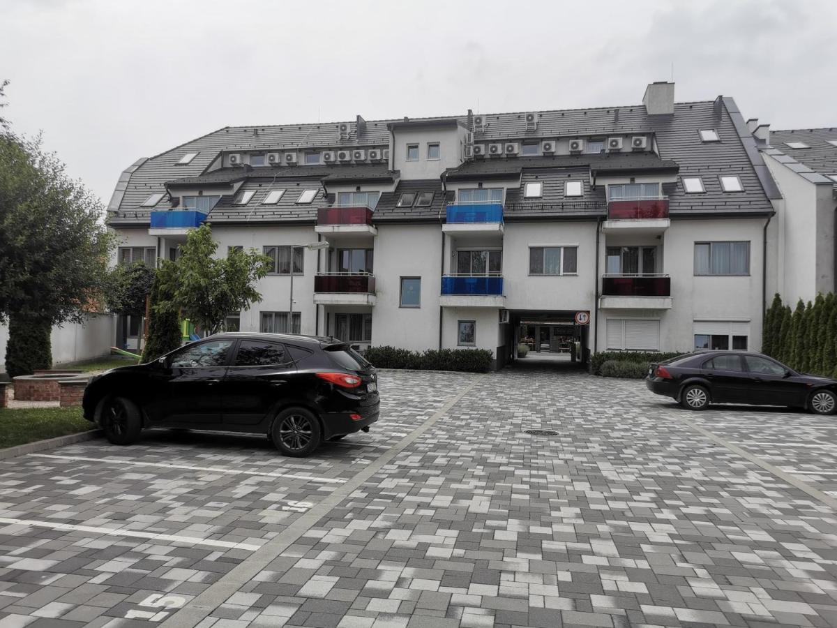 Szabo Apartman Шарвар Экстерьер фото
