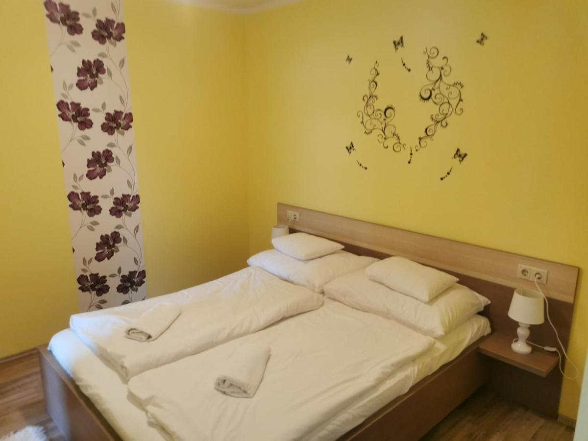 Szabo Apartman Шарвар Экстерьер фото