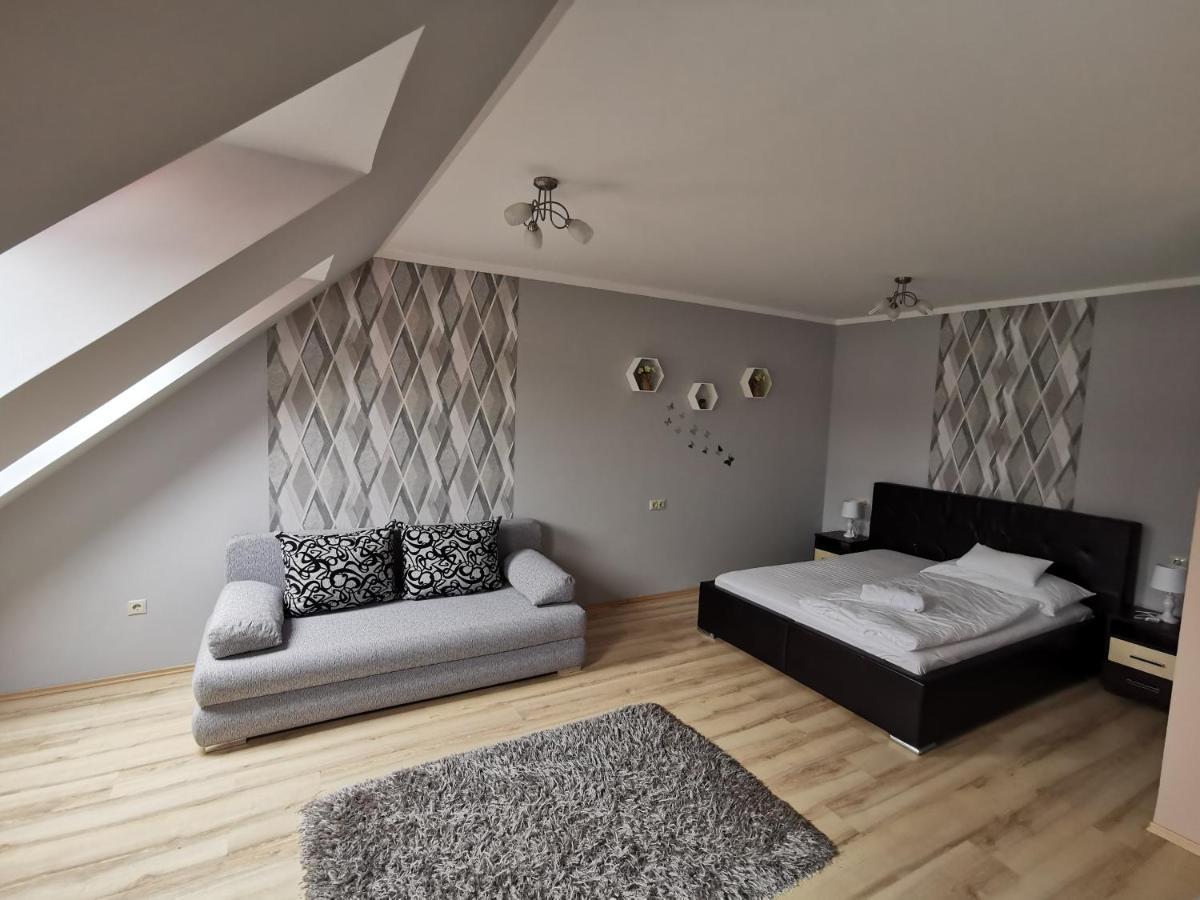 Szabo Apartman Шарвар Экстерьер фото